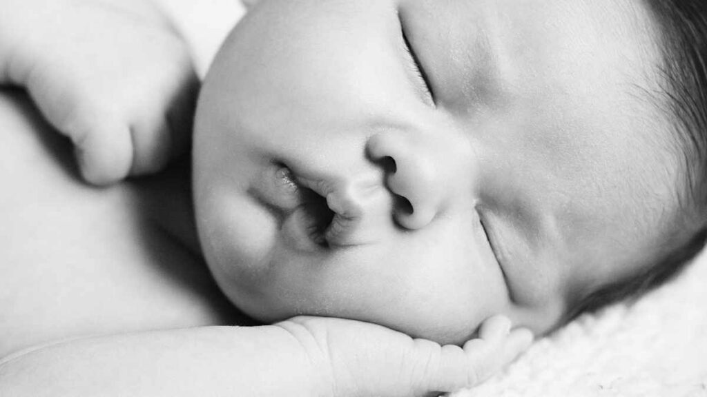 newborn sleeping (1)