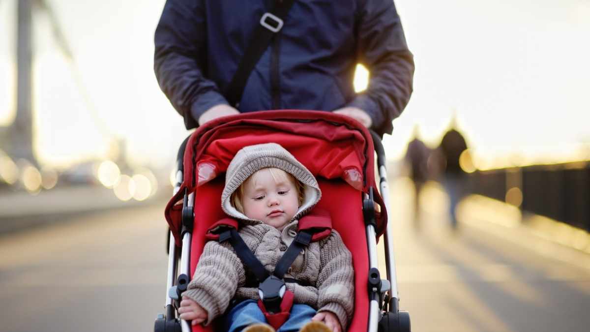 how to keep toddler entertained in stroller