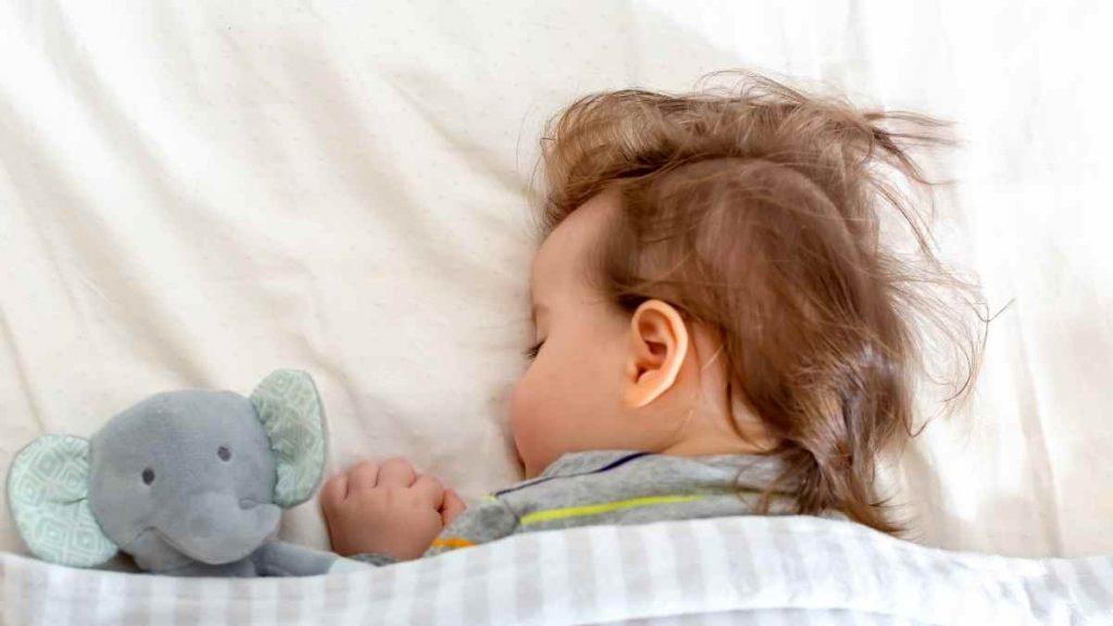 toddler sleep in her own bed